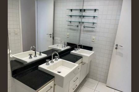 Apartamento para alugar com 168m², 3 quartos e 3 vagas