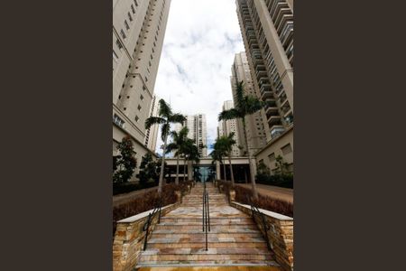 Apartamento para alugar com 86m², 3 quartos e 1 vagaFachada e portaria