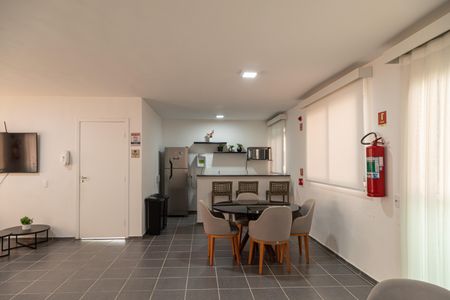 Apartamento para alugar com 36m², 2 quartos e sem vagaÁrea comum - Salão de festas