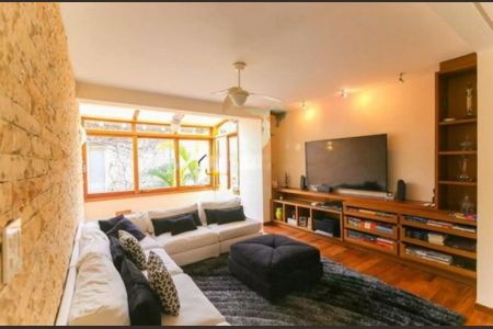 Casa à venda com 3 quartos, 362m² em Jardim Morumbi, São Paulo