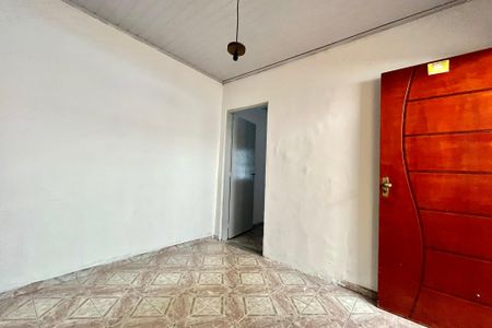 Sala de casa para alugar com 2 quartos, 80m² em Jardim Itacolomi, São Paulo