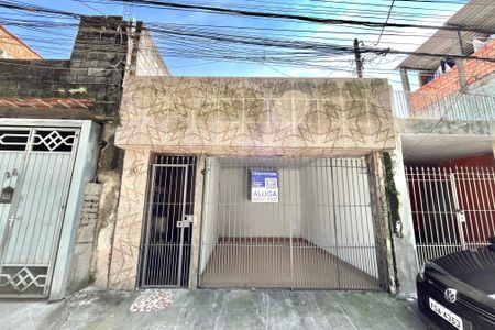 Casa para alugar com 80m², 2 quartos e 1 vagaFachada