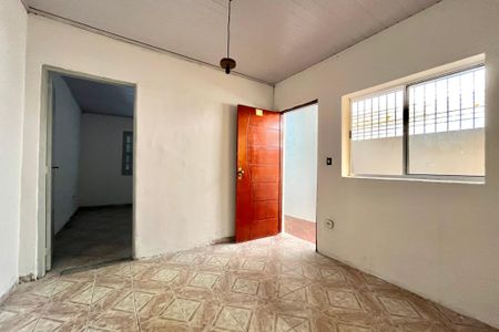 Sala de casa para alugar com 2 quartos, 80m² em Jardim Itacolomi, São Paulo