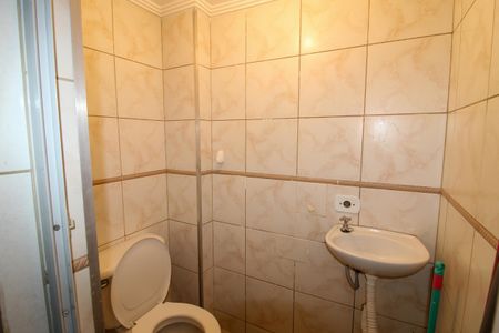 Casa de condomínio à venda com 150m², 3 quartos e 2 vagasLavabo