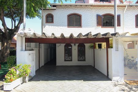 Casa de condomínio à venda com 150m², 3 quartos e 2 vagasFachada