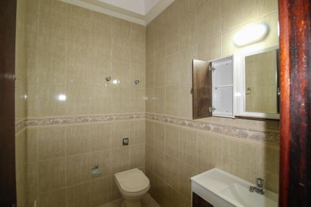 Casa de condomínio à venda com 150m², 3 quartos e 2 vagasBanheiro