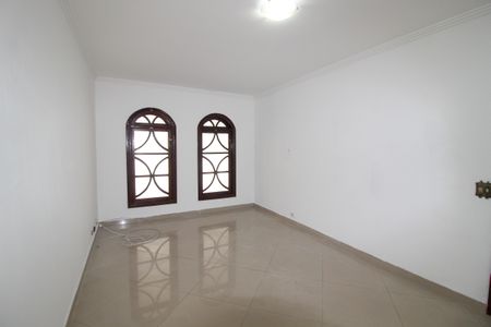 Casa de condomínio à venda com 150m², 3 quartos e 2 vagasSala