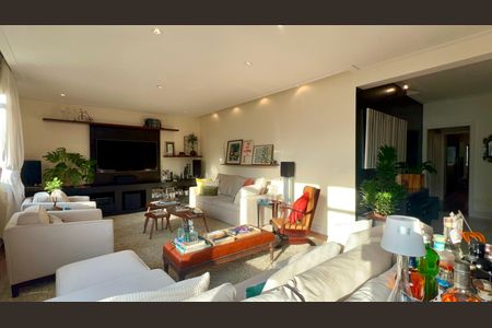 Apartamento à venda com 190m², 3 quartos e 1 vagaSala de TV