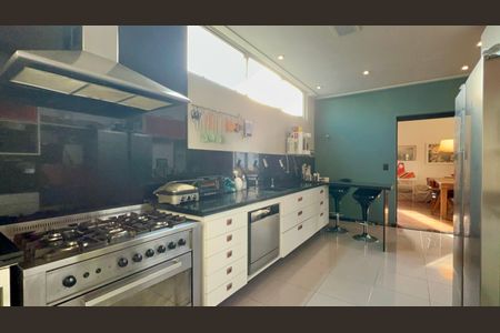 Apartamento à venda com 190m², 3 quartos e 1 vagaCozinha - Armários