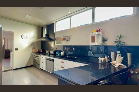 Apartamento à venda com 190m², 3 quartos e 1 vagaCozinha