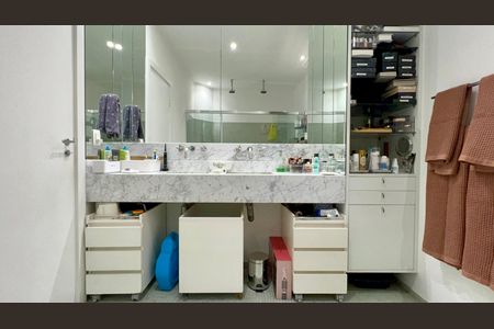 Apartamento à venda com 190m², 3 quartos e 1 vagaBanheiro da Suíte 3