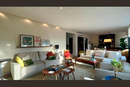 Apartamento à venda com 190m², 3 quartos e 1 vagaSala de TV