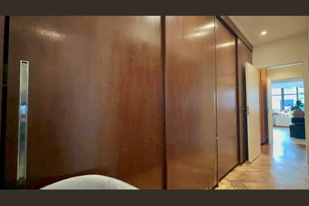 Apartamento à venda com 190m², 3 quartos e 1 vagaSuíte 3