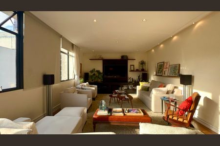 Apartamento à venda com 190m², 3 quartos e 1 vagaSala de TV