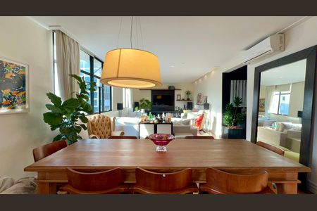 Apartamento à venda com 190m², 3 quartos e 1 vagaSala de Jantar