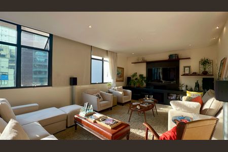 Apartamento à venda com 190m², 3 quartos e 1 vagaSala de TV