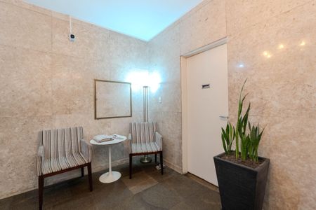 Apartamento à venda com 228m², 4 quartos e 1 vaga Apartamento à venda com 228m², 4 quartos e 1 vagaHall de entrada