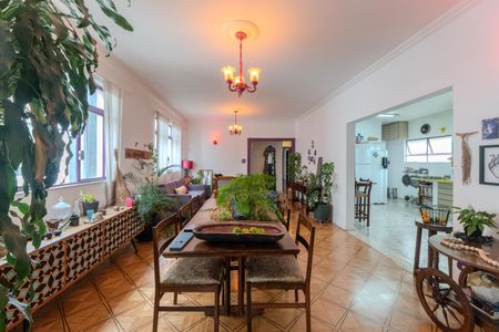 Apartamento à venda com 228m², 4 quartos e 1 vaga Apartamento à venda com 228m², 4 quartos e 1 vagaSala