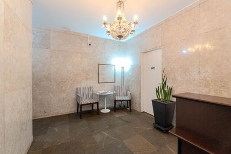 Apartamento à venda com 228m², 4 quartos e 1 vaga Apartamento à venda com 228m², 4 quartos e 1 vagaHall de entrada