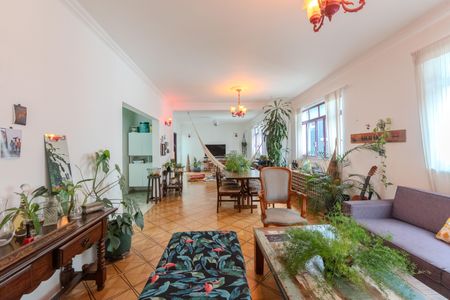 Apartamento à venda com 228m², 4 quartos e 1 vaga Apartamento à venda com 228m², 4 quartos e 1 vagaSala