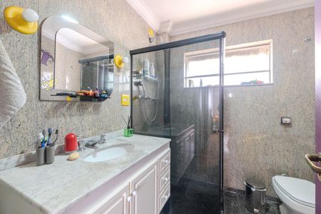 Apartamento à venda com 228m², 4 quartos e 1 vaga Apartamento à venda com 228m², 4 quartos e 1 vagaBanheiro