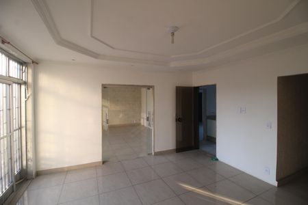 Sala de casa para alugar com 4 quartos, 362m² em Centro, Belford Roxo