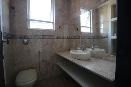 Casa para alugar com 362m², 4 quartos e 2 vagasLavabo