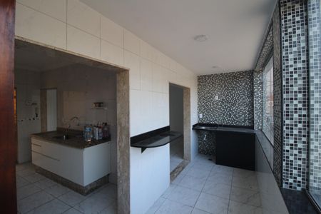 Casa para alugar com 362m², 4 quartos e 2 vagasÁrea de Serviço