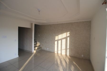 Casa para alugar com 362m², 4 quartos e 2 vagasSala