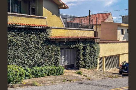 Casa à venda com 240m², 3 quartos e 2 vagasAcesso casa 2