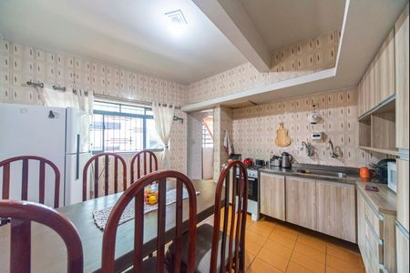 Casa à venda com 240m², 3 quartos e 2 vagasCozinha 