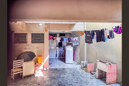 Casa à venda com 240m², 3 quartos e 2 vagasCasa 2