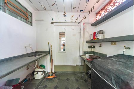 Casa à venda com 240m², 3 quartos e 2 vagasÁrea de Serviço