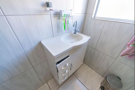 Casa à venda com 240m², 3 quartos e 2 vagasBanheiro Social