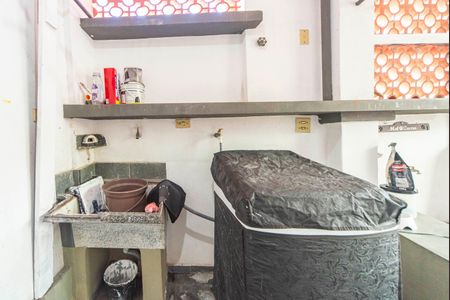 Casa à venda com 240m², 3 quartos e 2 vagasÁrea de Serviço