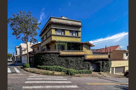 Casa à venda com 240m², 3 quartos e 2 vagasFachada