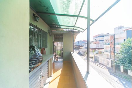 Casa à venda com 240m², 3 quartos e 2 vagasCorredor e Varanda