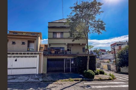 Casa à venda com 240m², 3 quartos e 2 vagasFachada