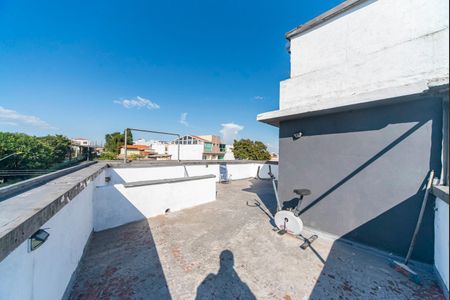 Casa à venda com 240m², 3 quartos e 2 vagasCobertura