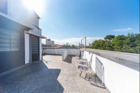 Casa à venda com 240m², 3 quartos e 2 vagasCobertura