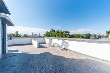 Casa à venda com 240m², 3 quartos e 2 vagasCobertura