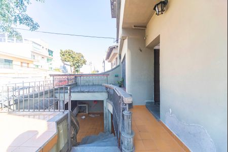 Casa à venda com 240m², 3 quartos e 2 vagasCorredor e Varanda