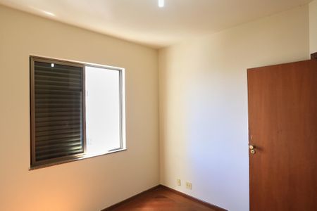 Quarto de apartamento à venda com 1 quarto, 45m² em Santa Efigênia, Belo Horizonte