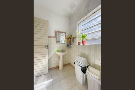 Casa à venda com 245m², 3 quartos e 2 vagasBanheiro