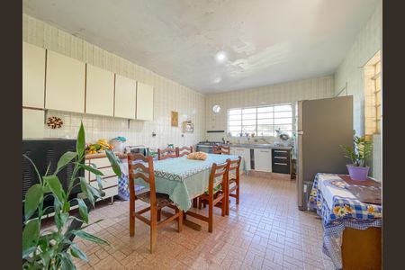 Casa à venda com 245m², 3 quartos e 2 vagasCozinha