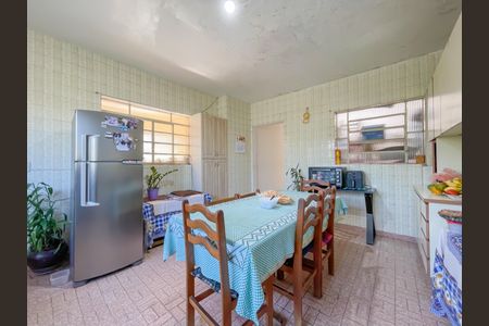 Casa à venda com 245m², 3 quartos e 2 vagasCozinha