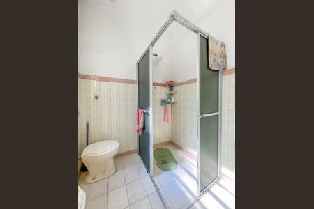 Casa à venda com 245m², 3 quartos e 2 vagasBanheiro