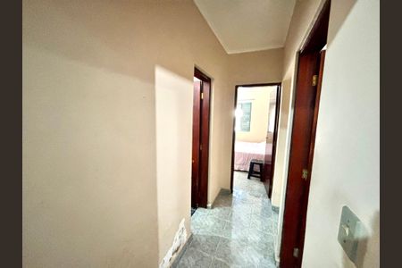 Casa à venda com 175m², 2 quartos e 2 vagas Casa à venda com 175m², 2 quartos e 2 vagasCorredor