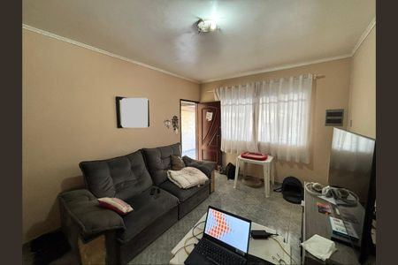 Casa à venda com 175m², 2 quartos e 2 vagas Casa à venda com 175m², 2 quartos e 2 vagasSala