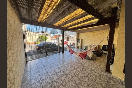 Casa à venda com 175m², 2 quartos e 2 vagas Casa à venda com 175m², 2 quartos e 2 vagasGaragem